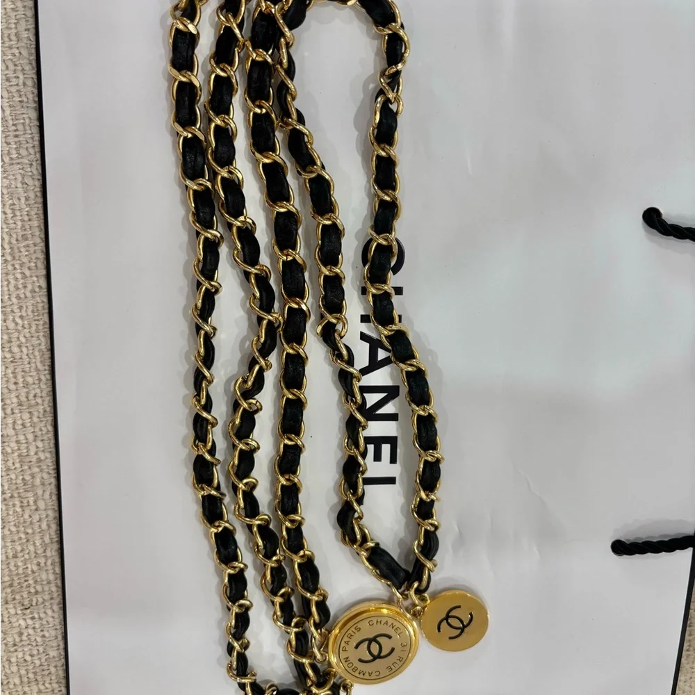 Authentic ICONIC RARE CHANEL Rue 31 Cambon vintage leather medallion belt 98cm